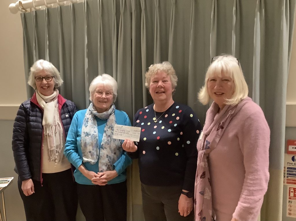 2023.01 Bembridge Community bus Charity cheque presented at January 2023 Members Monthly Meeting 2